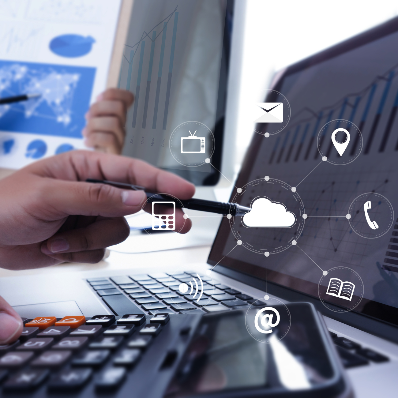 Office workers using Cloud computing