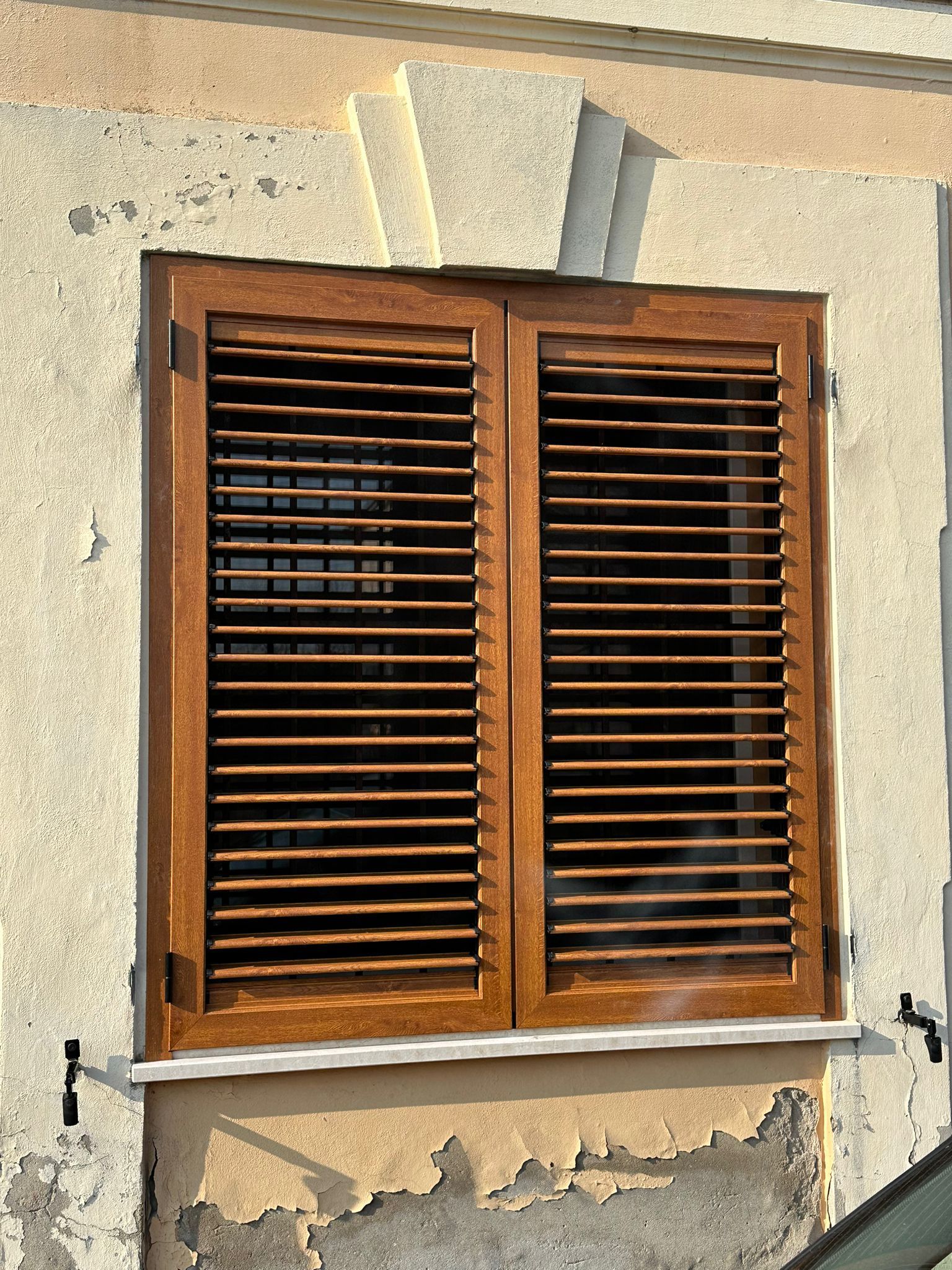 tecno estense, sistemi oscuranti, scuri finestre, tapparelle