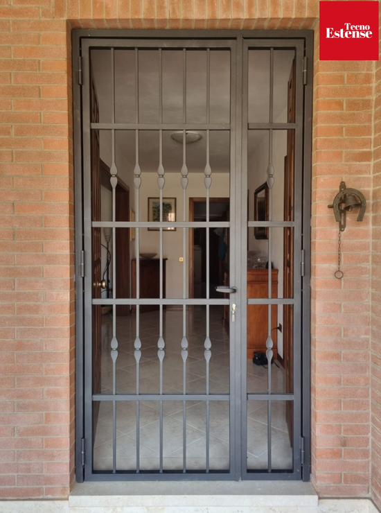 dettaglio di un infisso in PVC