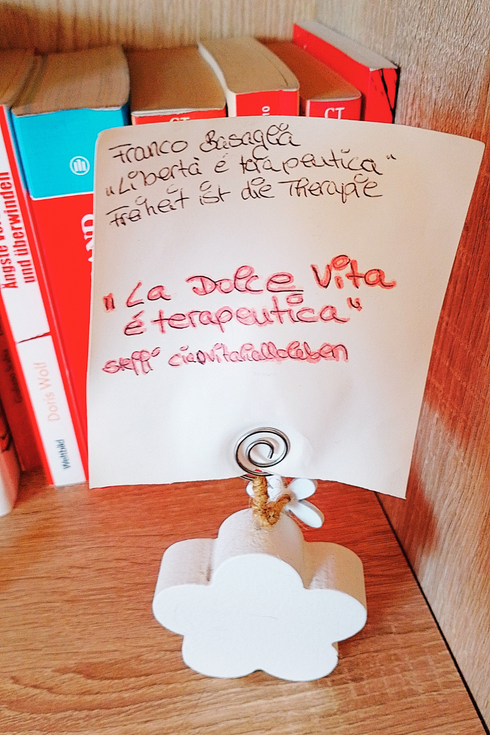 Franco Basaglia Freiheit ist die Therapie.
Deine ciaovita Steffi: La Dolce Vita ist therapeutisch.