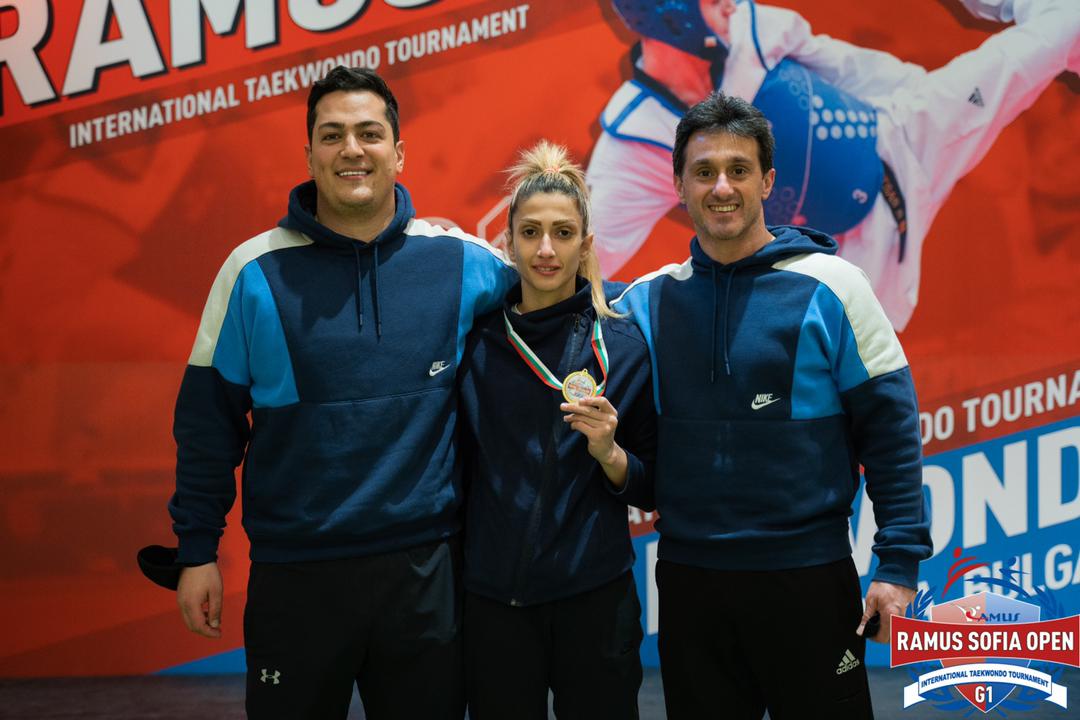 Dina kampioen