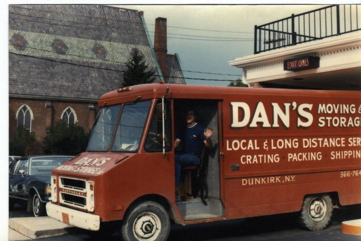 Old image of a Dan's moving truck from the 1900s