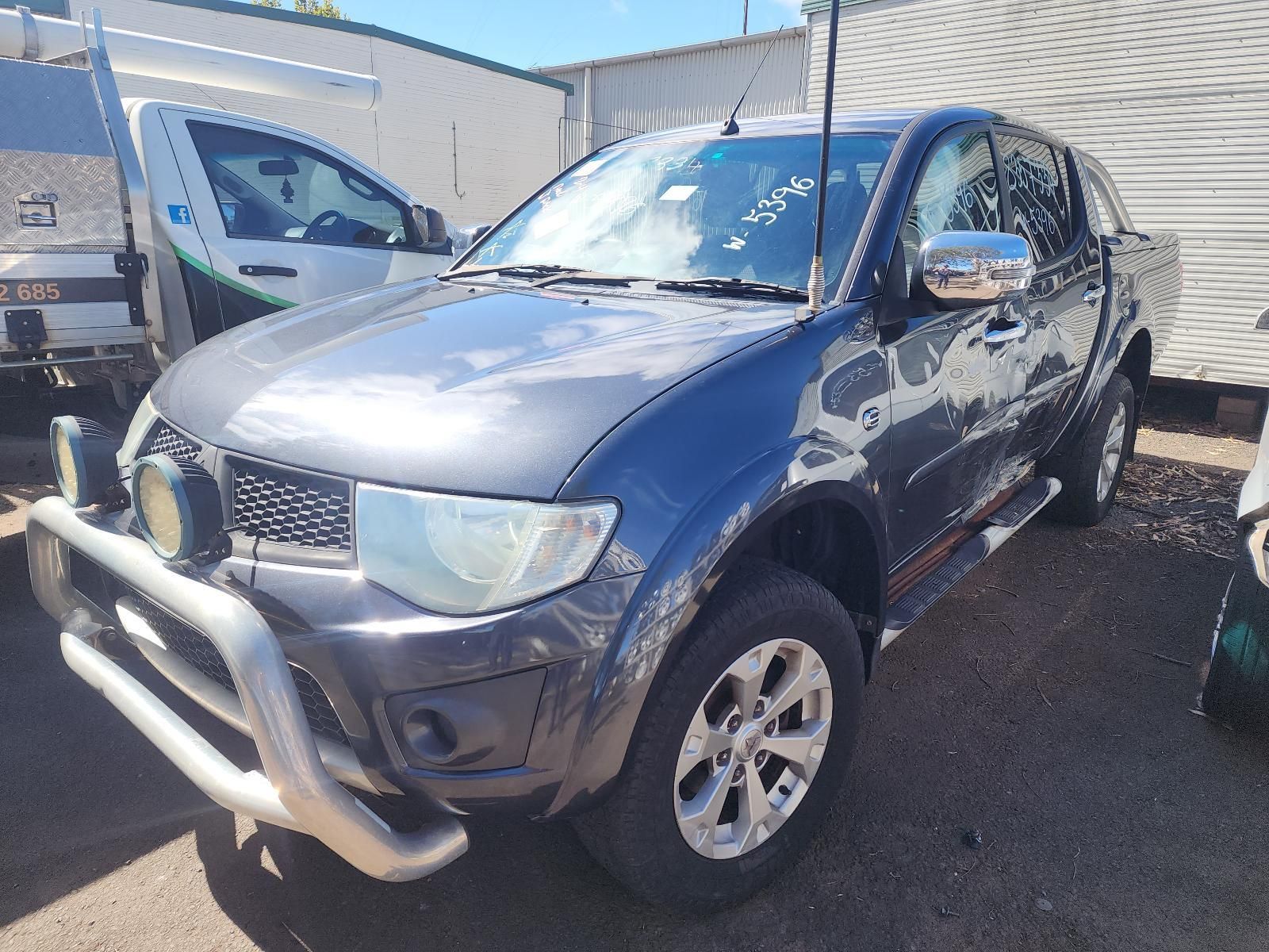 W-5396 MITSUBISHI TRITON GLX-R  MN 4D56 2.5L DIESEL AUTOMAIC 4WD DUAL CAB 2014