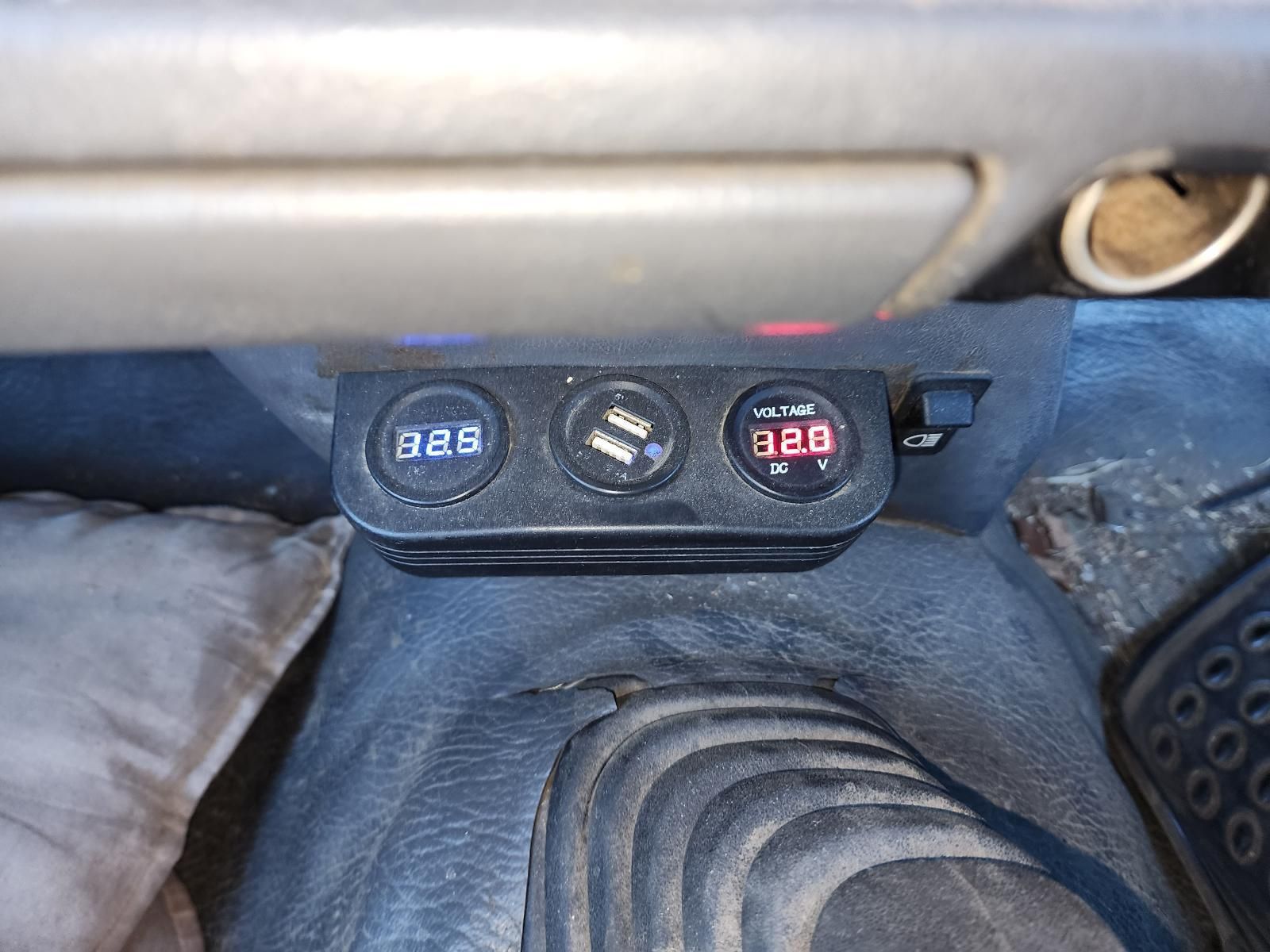Car Dashboard Climate Control Panel With Blue — South West 4WD Wreckers In Harristown, QLD