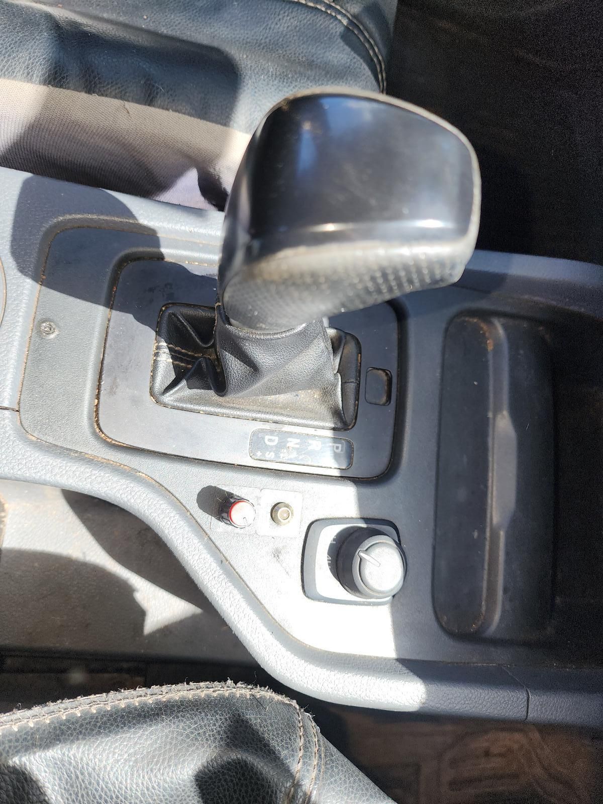 Car Gear Shifter and Center Console With Gray Trim — South West 4WD Wreckers In Harristown, QLD