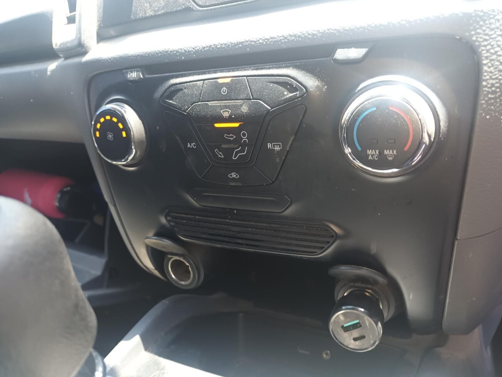 Car Dashboard Climate Controls with Two Dials and A Centre Display — South West 4WD Wreckers In Harristown, QLD