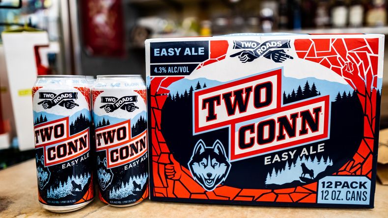 Two Conn Easy Ale by Two Roads Brewing