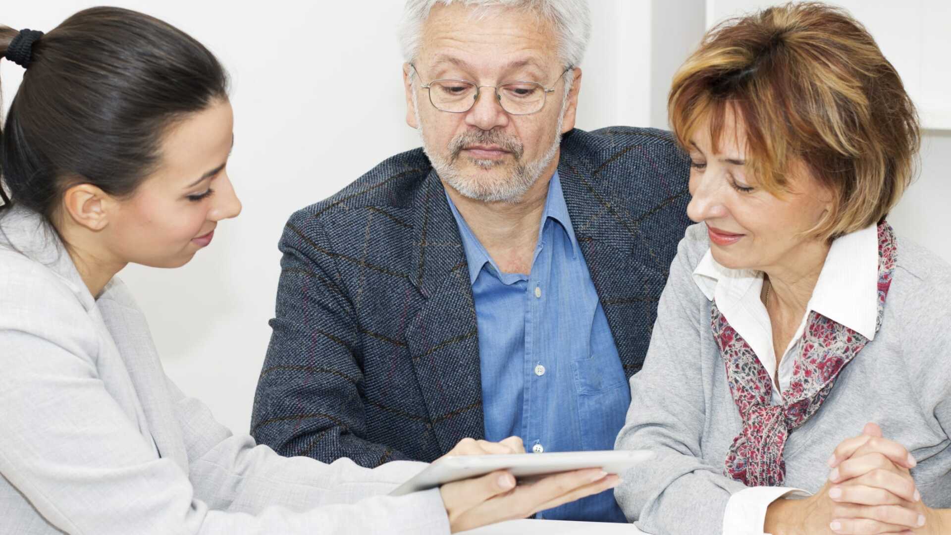 Hiring a Financial Adviser Is Absolutely Essential
 - CapWealth Financial Advisors in Franklin, TN