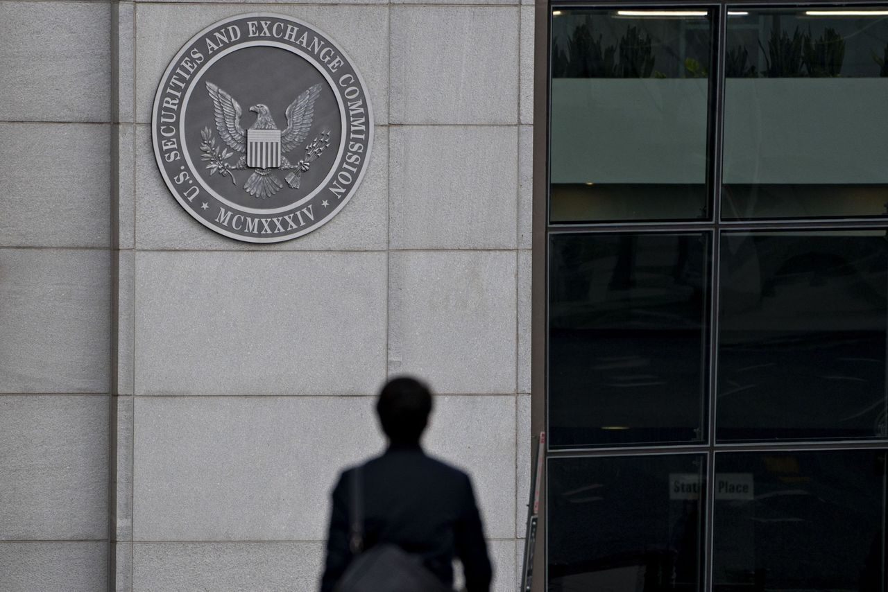The SEC Sued a Wealth Manager Over 12b-1 Fees. He Fought Back—and Won. - CapWealth Financial Advisors in Franklin, TN