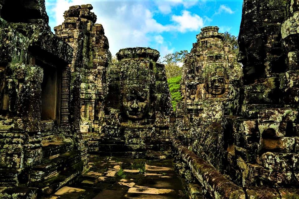 Private 5-day Siem Reap tour exploring Angkor Wat, Bayon, Ta Prohm, and other iconic Angkor temples with a local guide.