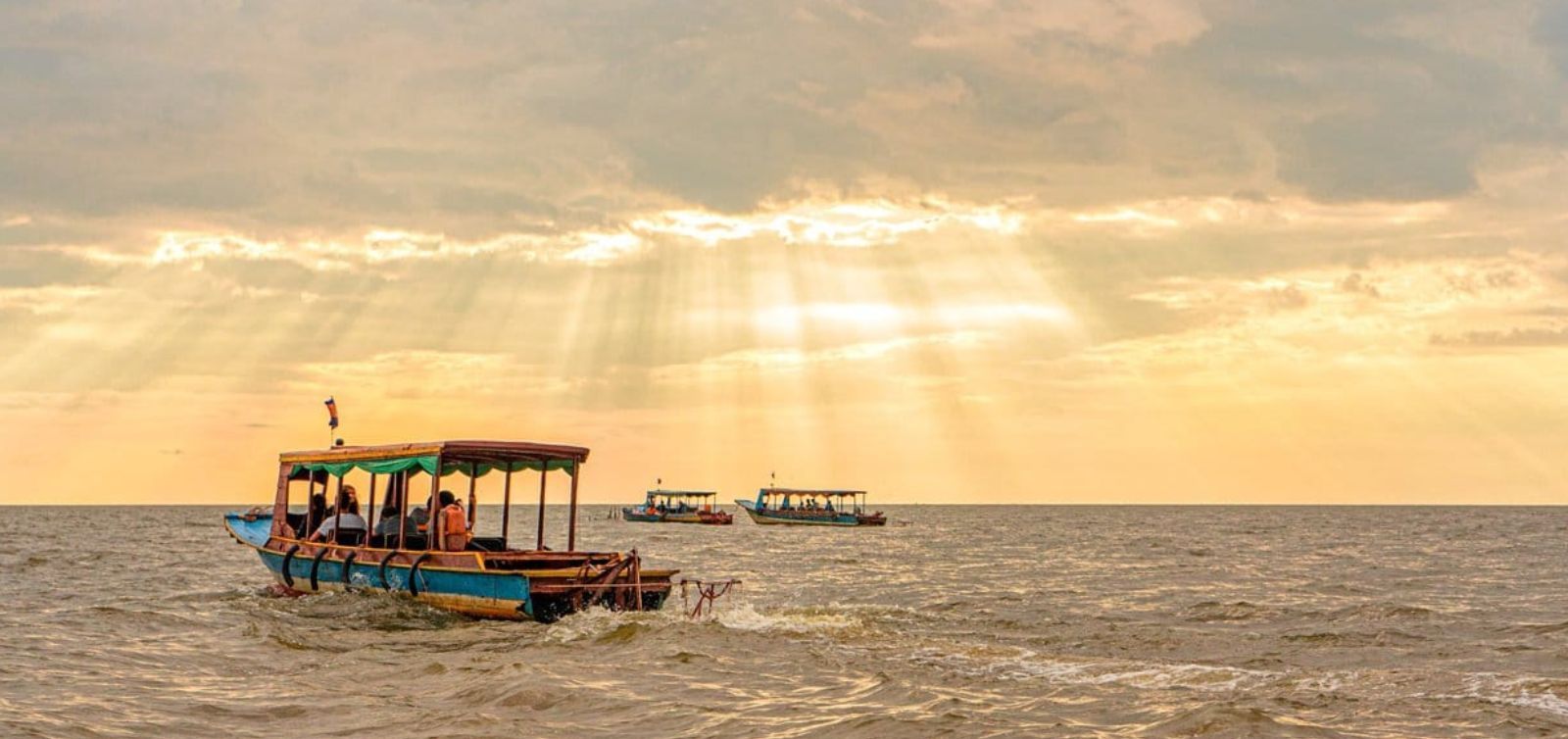 Scenic view of Angkor Wat, Banteay Srei, Floating Village & boat tour in Siem Reap