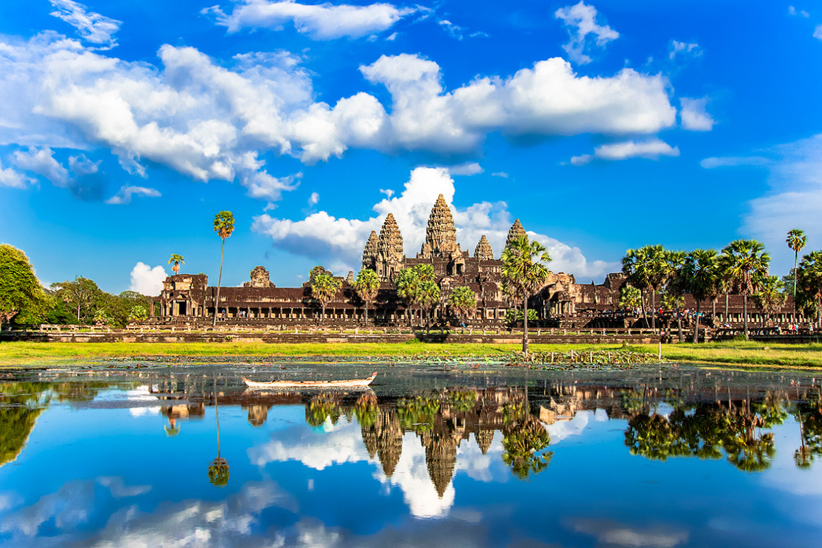 Private Angkor Wat 2-day tour with temple highlights and sunset view at Phnom Bakheng or Angkor Wat led by local guide.