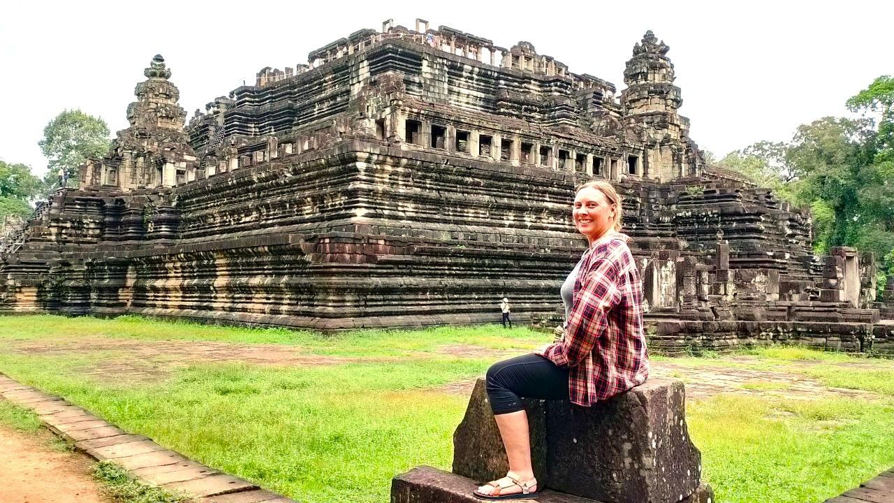 Cambodia and Mekong River 8 Days Tour from Siem Reap to Kratie and Phnom Penh
