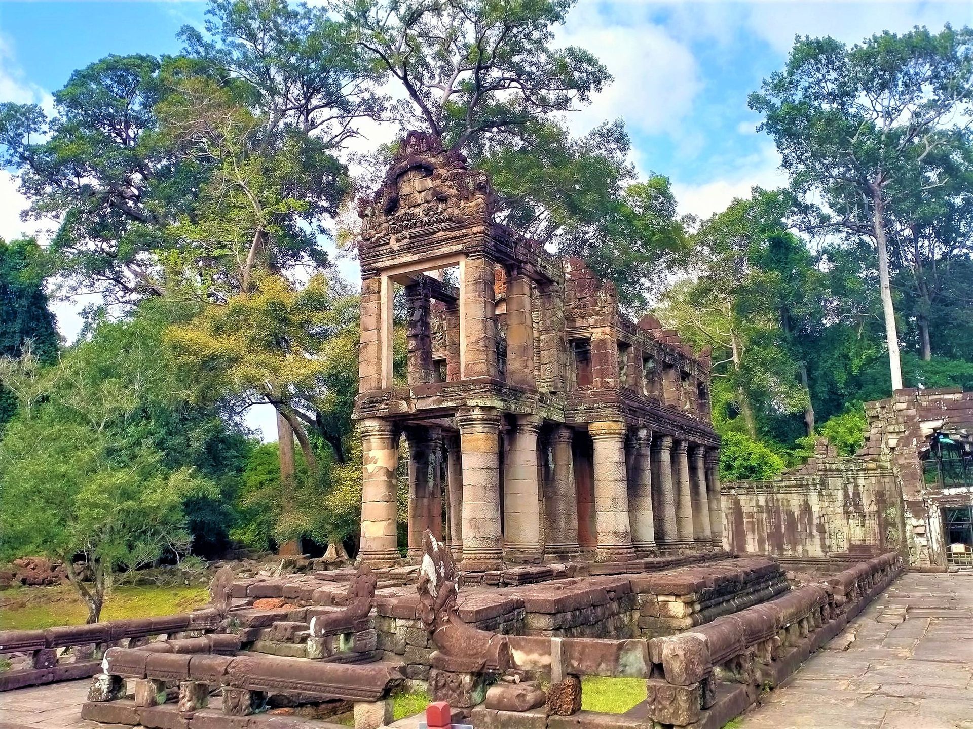 Scenic view of Angkor Wat, Banteay Srei, Floating Village & boat tour in Siem Reap