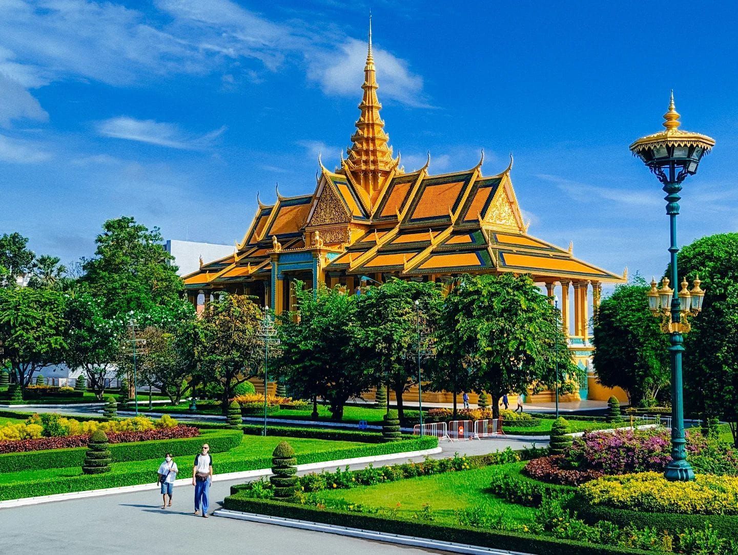 Cambodia 7-day round trip tour from Phnom Penh to Siem Reap including Angkor Wat, Royal Palace