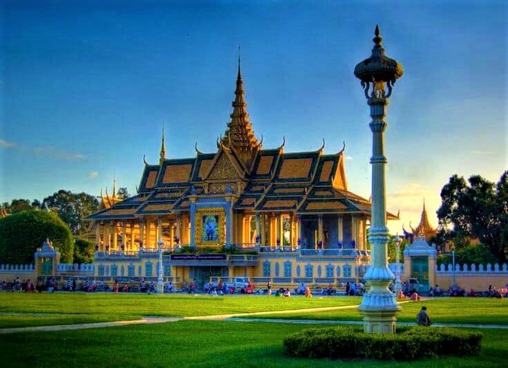 Private Phnom Penh 2-day tour visiting top attractions like the Royal Palace, Wat Phnom, and the Killing Fields with an expert guide.