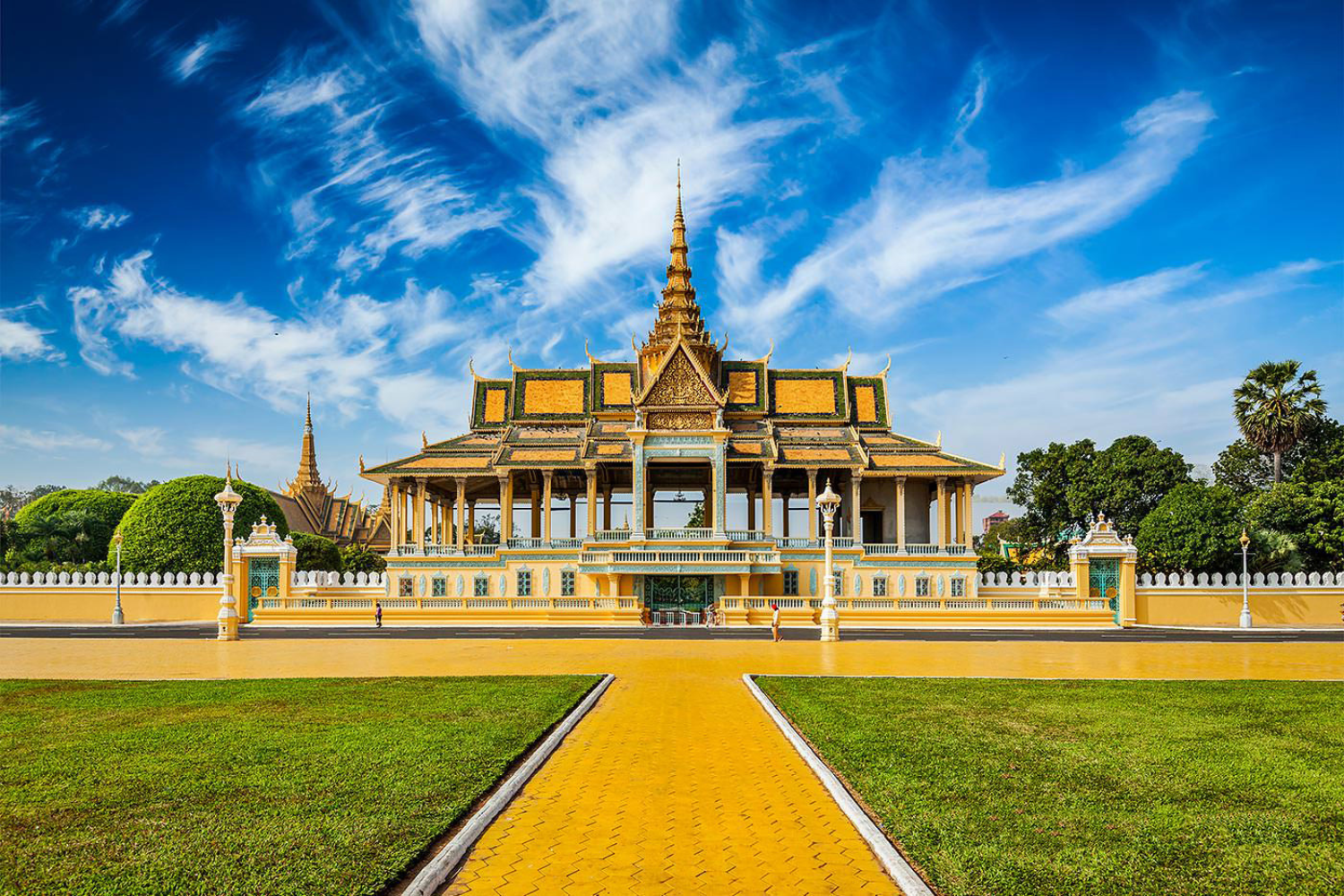 Private Phnom Penh 2-day tour visiting top attractions like the Royal Palace, Wat Phnom, and the Killing Fields with an expert guide.
