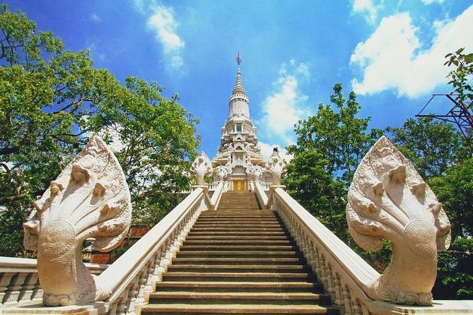 Private Phnom Penh 2-day tour visiting top attractions like the Royal Palace, Wat Phnom, and the Killing Fields with an expert guide.
