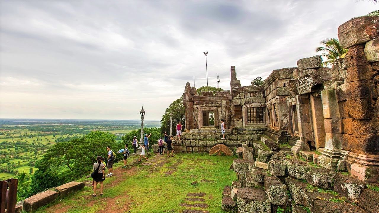 Private day tour to Phnom Chisor Mountain and Tonle Bati, featuring ancient temples, scenic views, and Cambodian history near Phnom Penh.