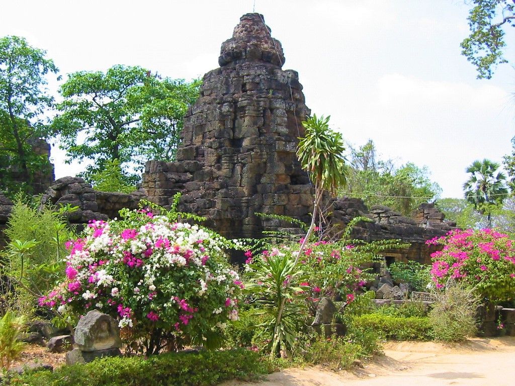 Private day tour to Phnom Chisor Mountain and Tonle Bati, featuring ancient temples, scenic views, and Cambodian history near Phnom Penh.