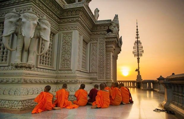 Private Phnom Penh 2-day tour visiting top attractions like the Royal Palace, Wat Phnom, and the Killing Fields with an expert guide.