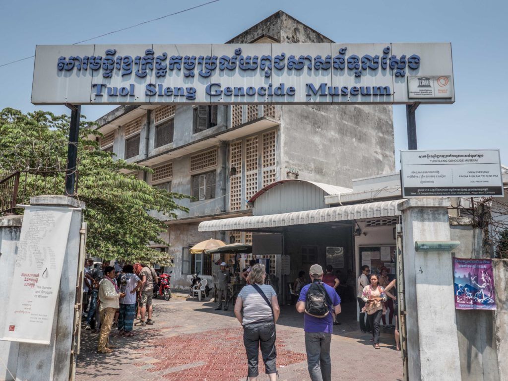 Phnom Penh city tour with a scenic Mekong River sunset cruise, featuring Royal Palace, Wat Phnom, and top attractions in Cambodia.