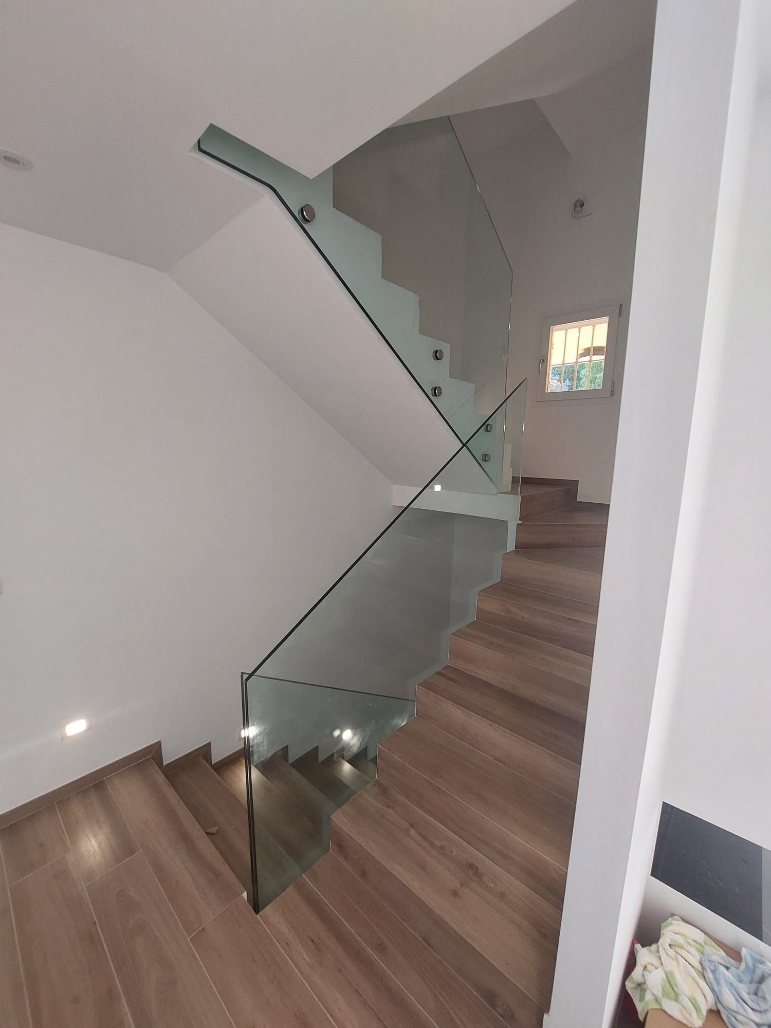 progettazione su misura scala in vetro Targetti in vetro Prato
