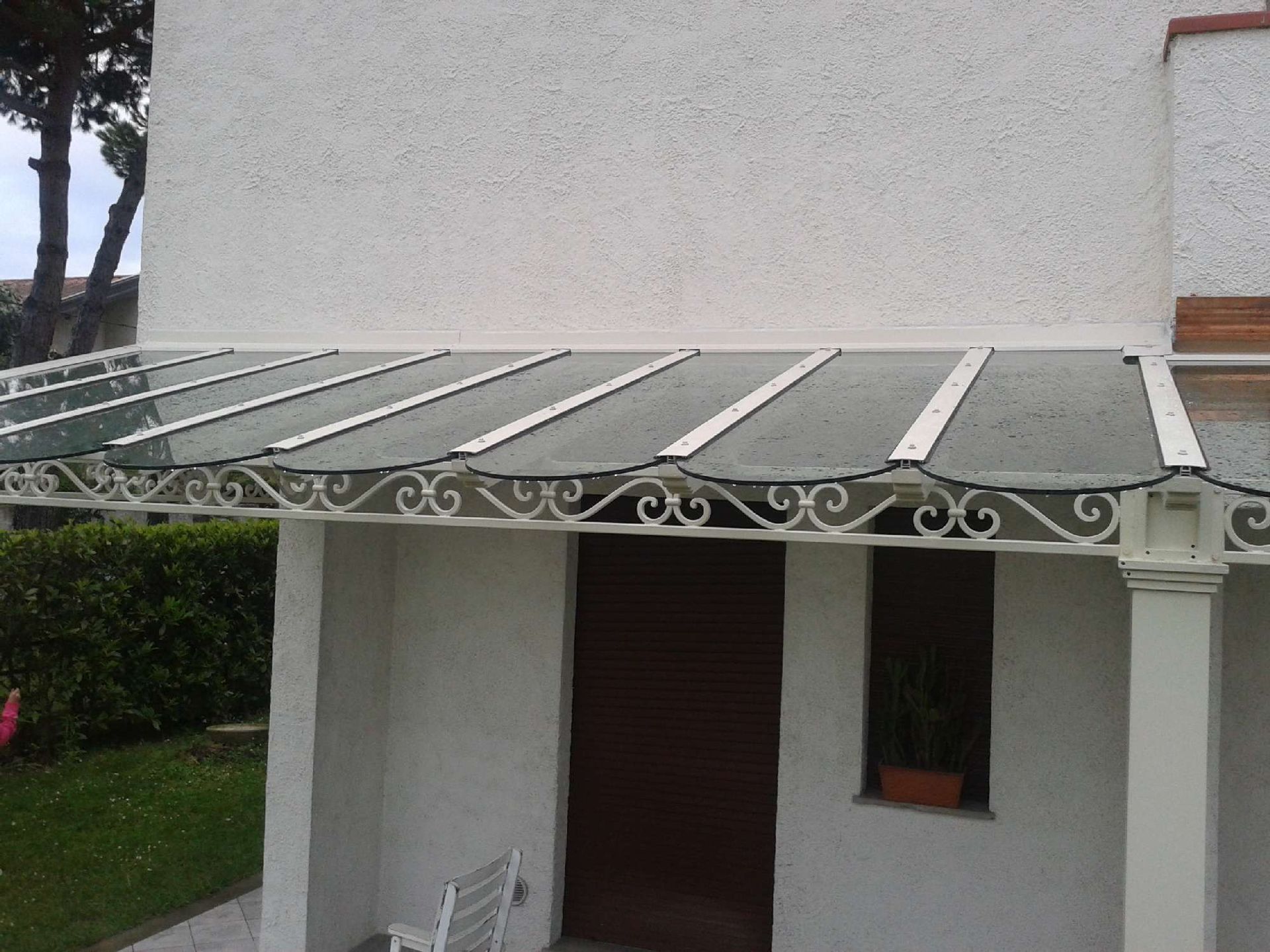 installazione pensilina in vetro Targetti in vetro Prato