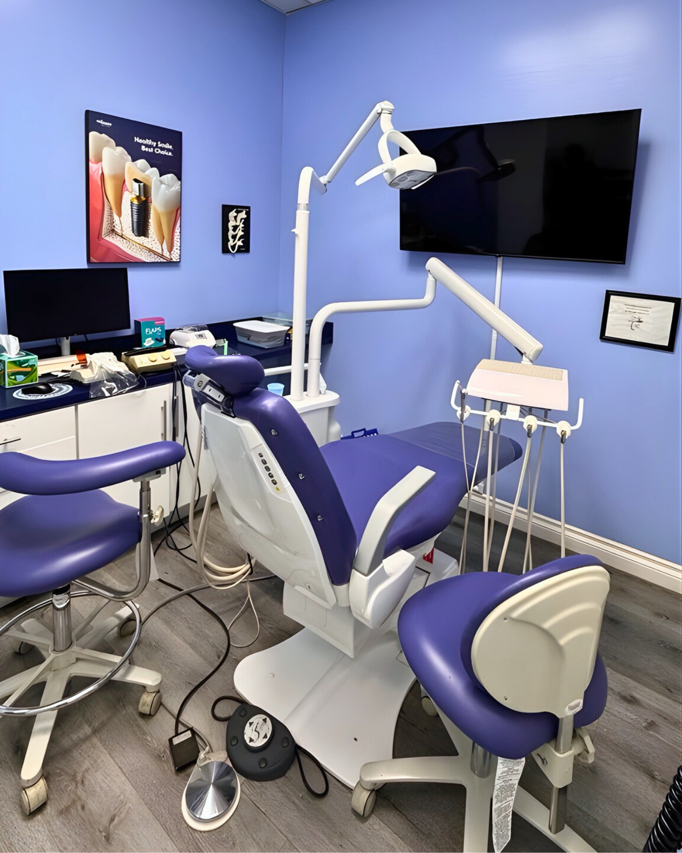 Dental examination room: Burbank Implant and Cosmetic Dentistry