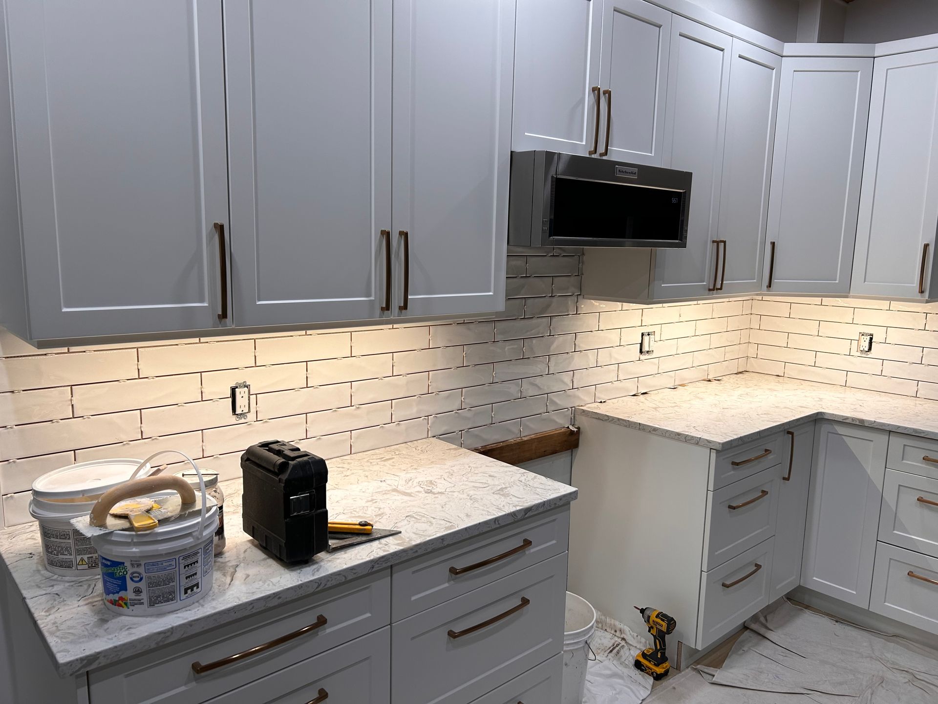 New kitchen cabinet installation