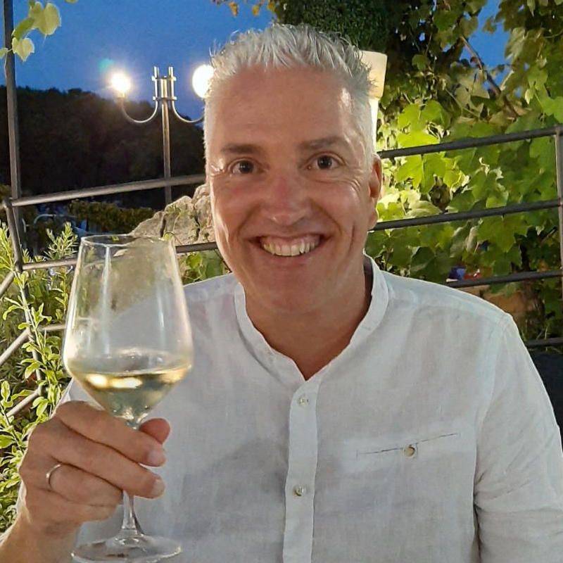 Wine tasting experience at the Etruscaia winery in Lazio with our friends and families