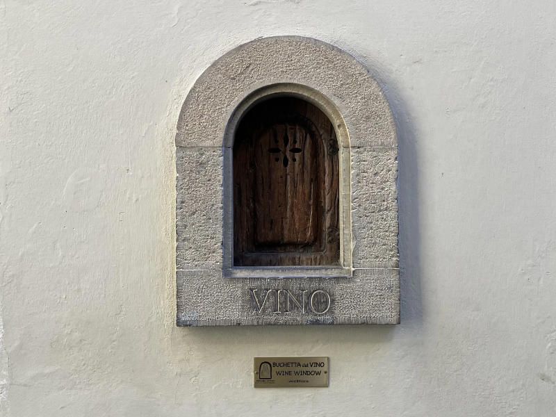Halbtägige Tour durch die Weinfenster von Florenz