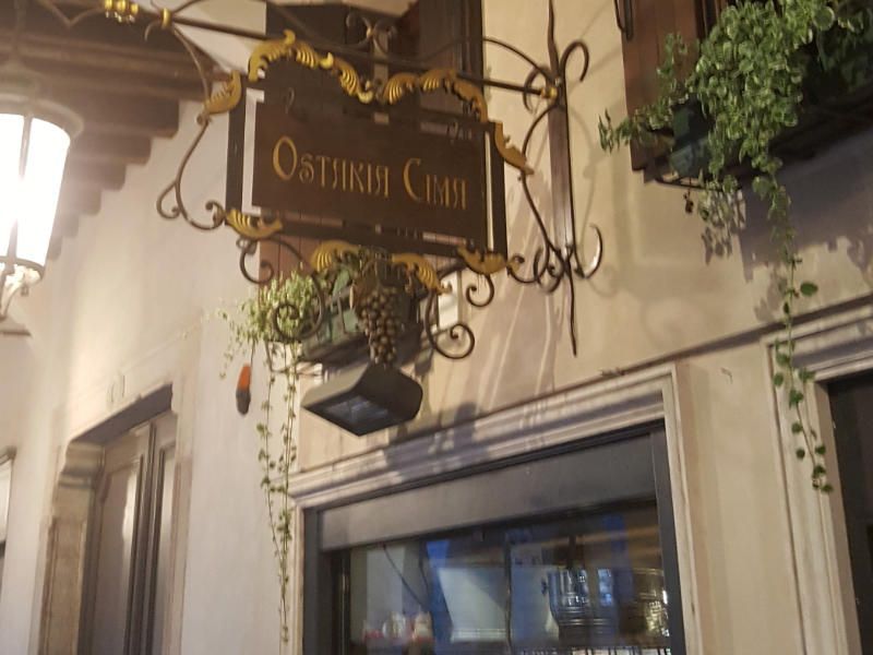 Probieren Sie köstlichen Prosecco in Conegliano in der Osteria Cima