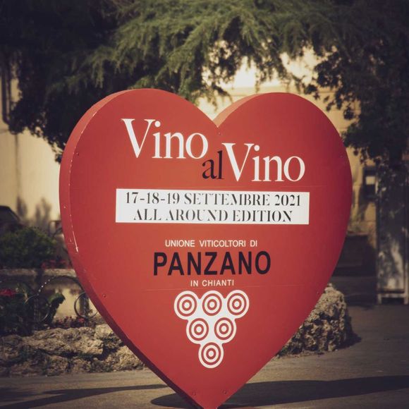 Wine festival Vino al Vino in Italy
