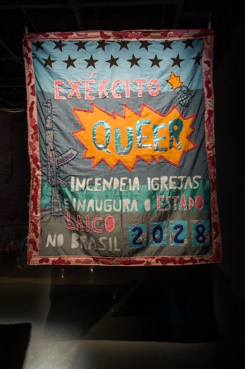 Um banner que diz 'exercício queer'