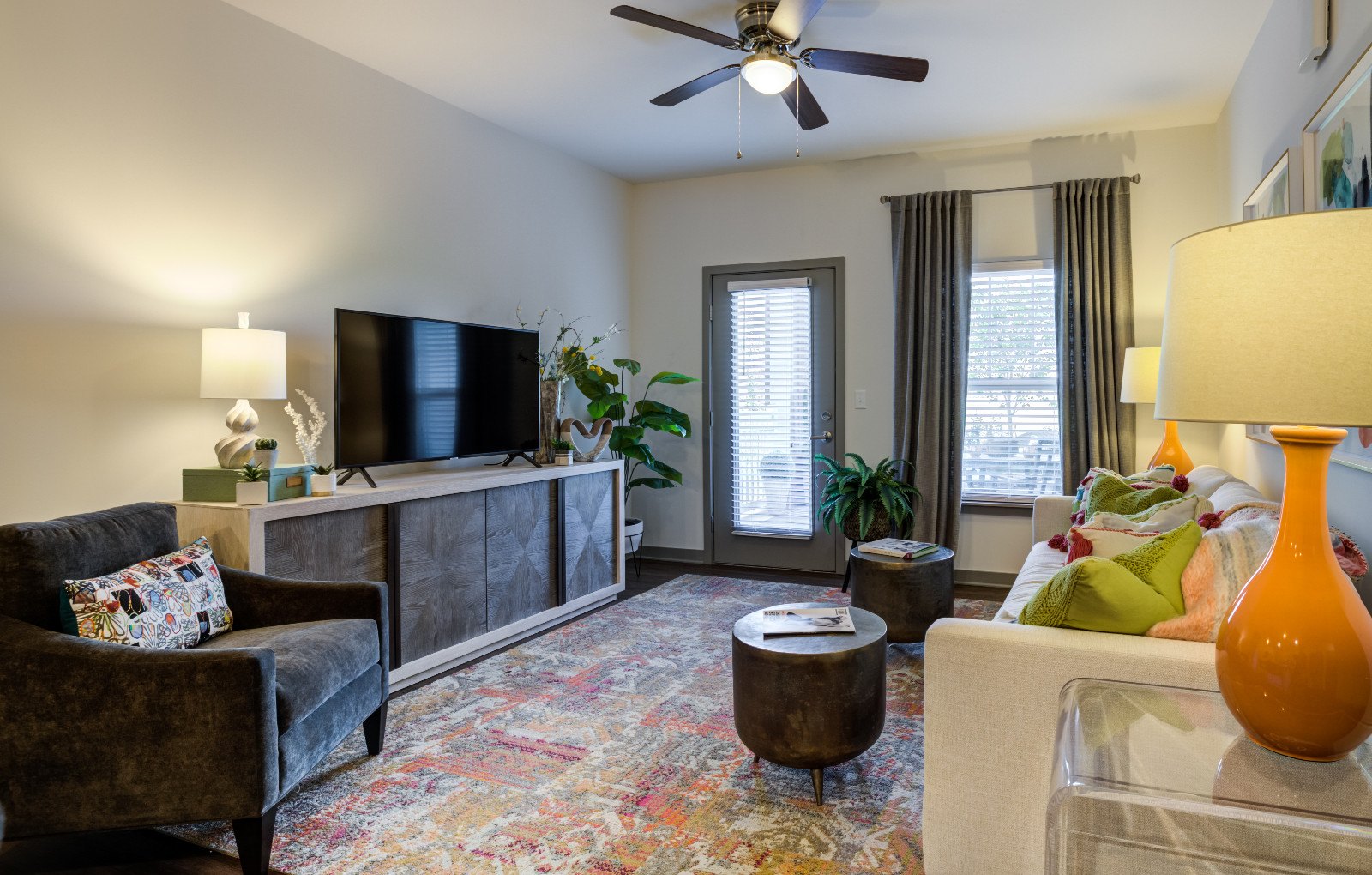 Apartments The Drake