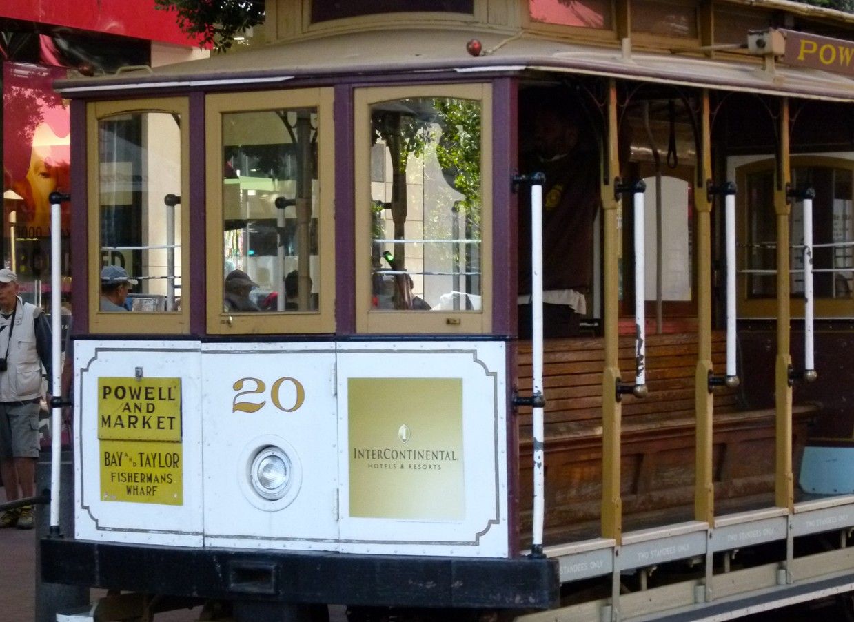 Kabeltram in San Francisco, met de aanduiding 