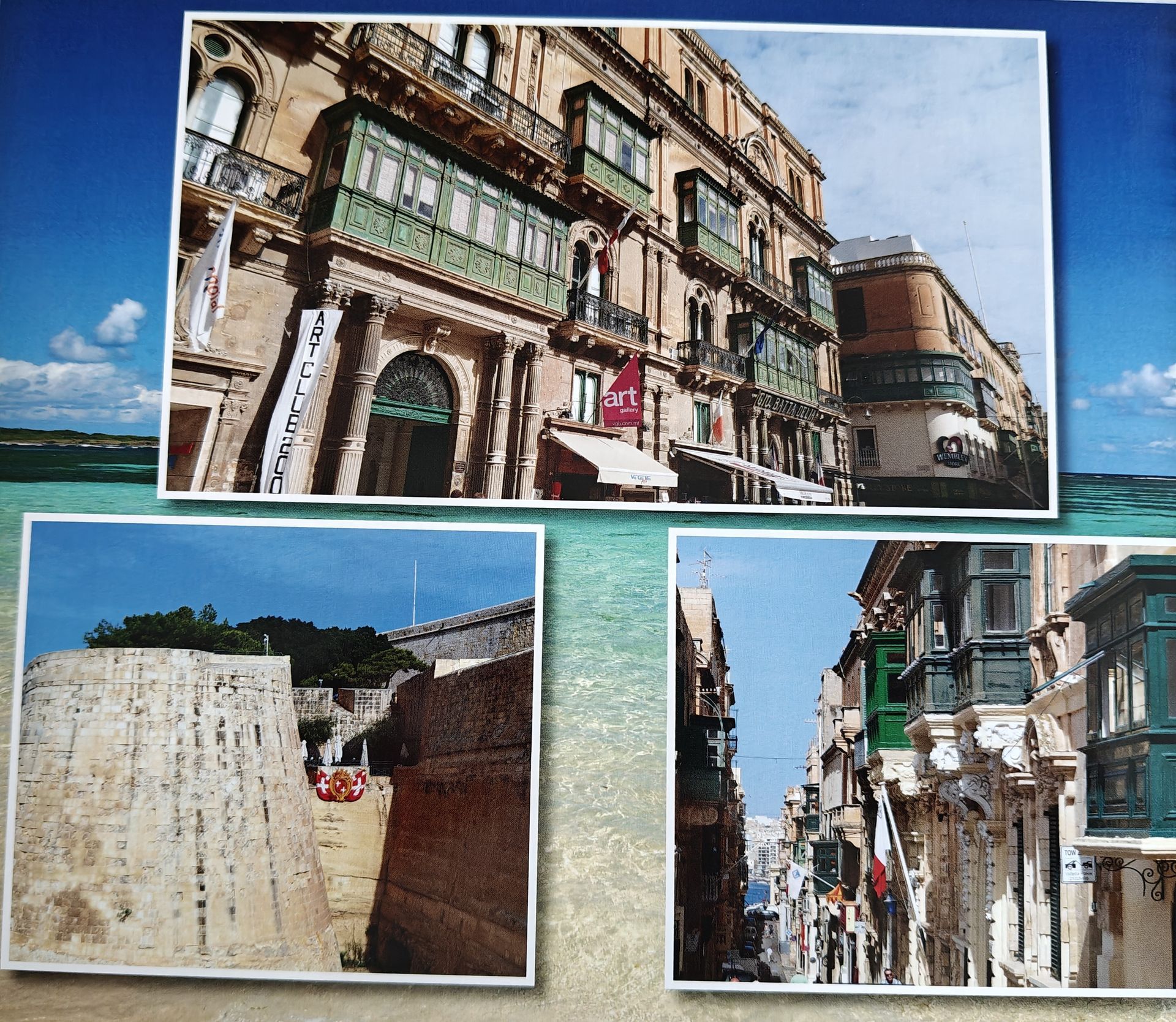 Gebouwen met balkons, een vestingmuur en een straat op Malta.