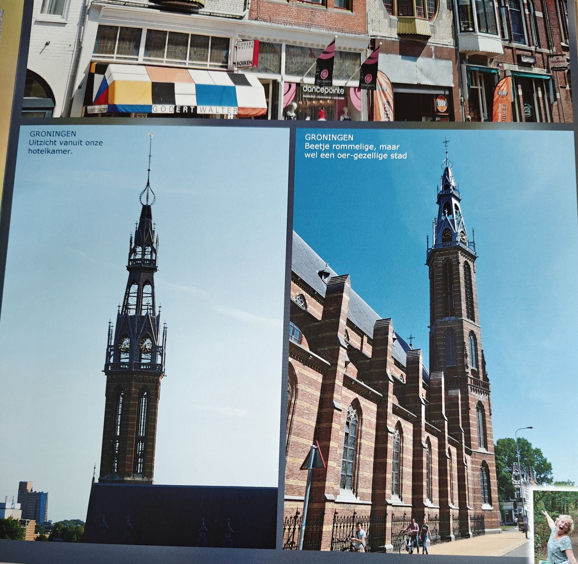 Twee aanzichten van een hoge kerktoren met een ingewikkelde spits, en een glimp van een nabijgelegen straatbeeld.
