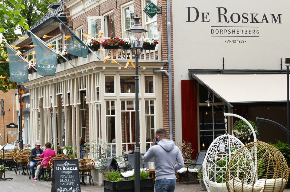 De buitenkant van restaurant 