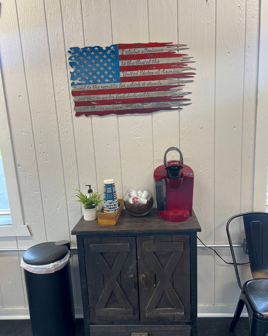 Shop Flag | Don’s Circle Service