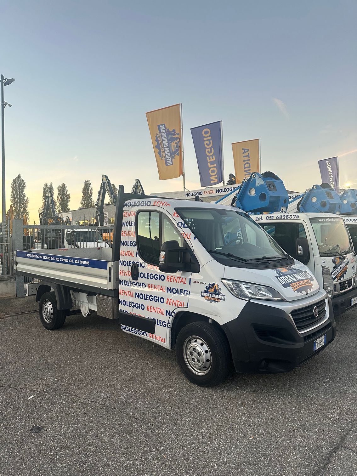 automezzi per il movimento terra dell'azienda