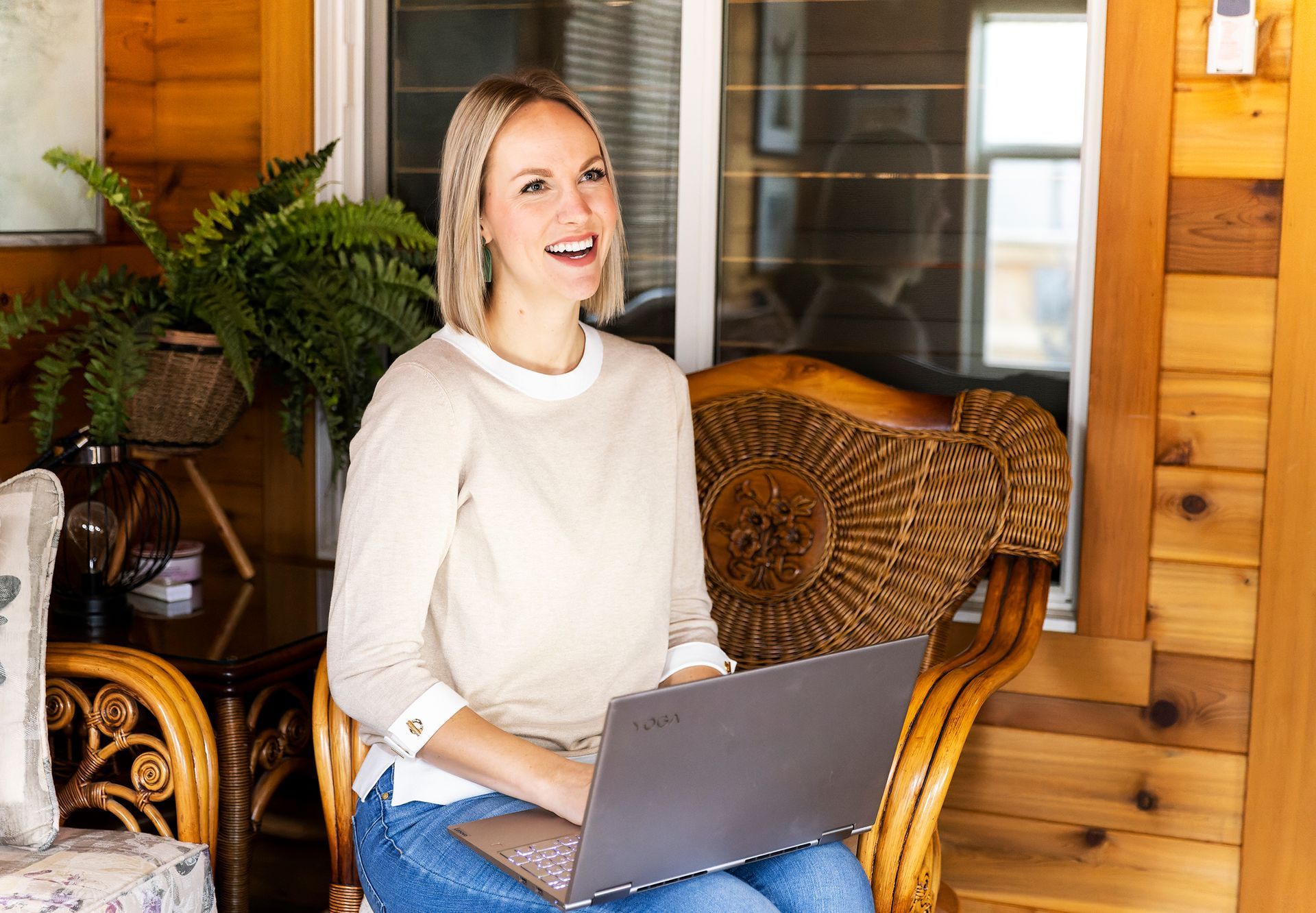 Rae-Lyn Burman Cochrane Realtor