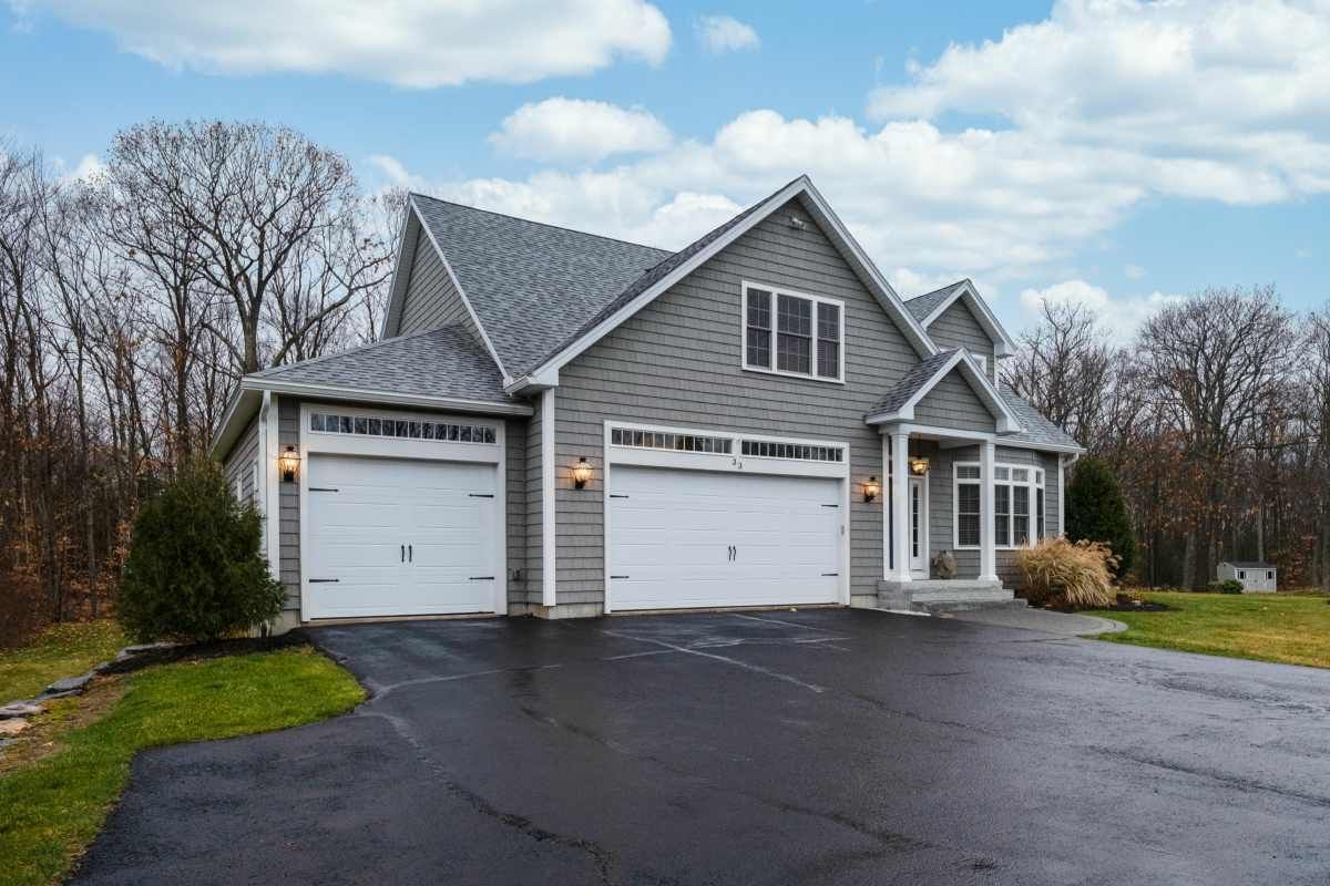 Asphalt Driveway near Lexington, Kentucky (KY)