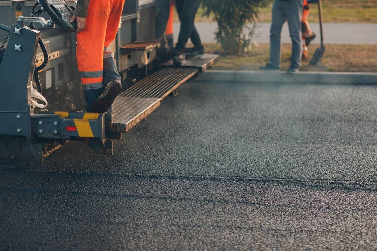 An asphalt paving project in progress near Lexington, Kentucky (KY)
