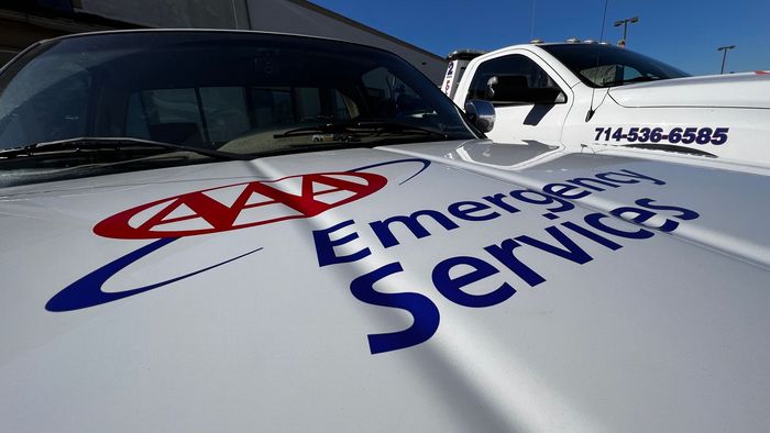 Mandic Motors signage