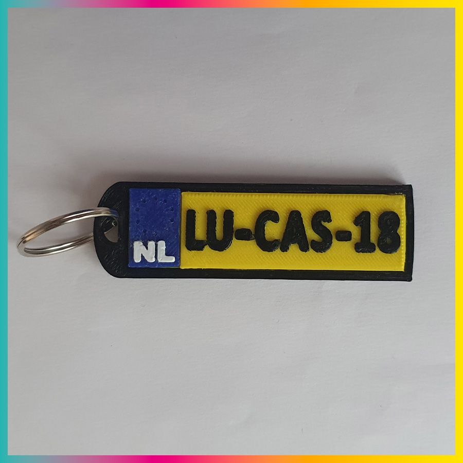 Sleutelhanger voor geslaagde rijbewijs met naam en leeftijd