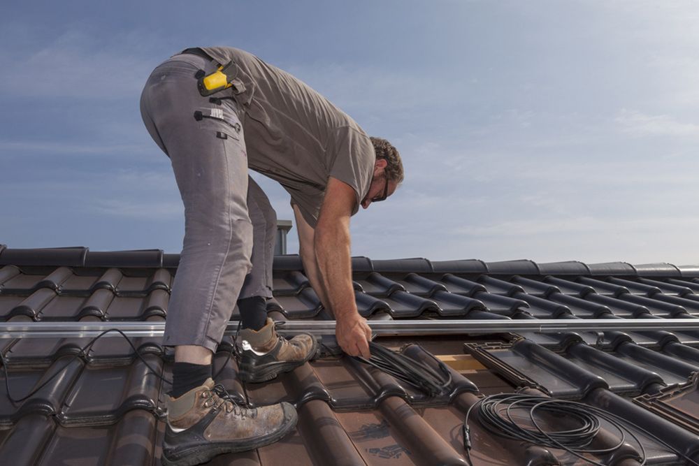 Roof maintenance — Handyman in Nowra, NSW