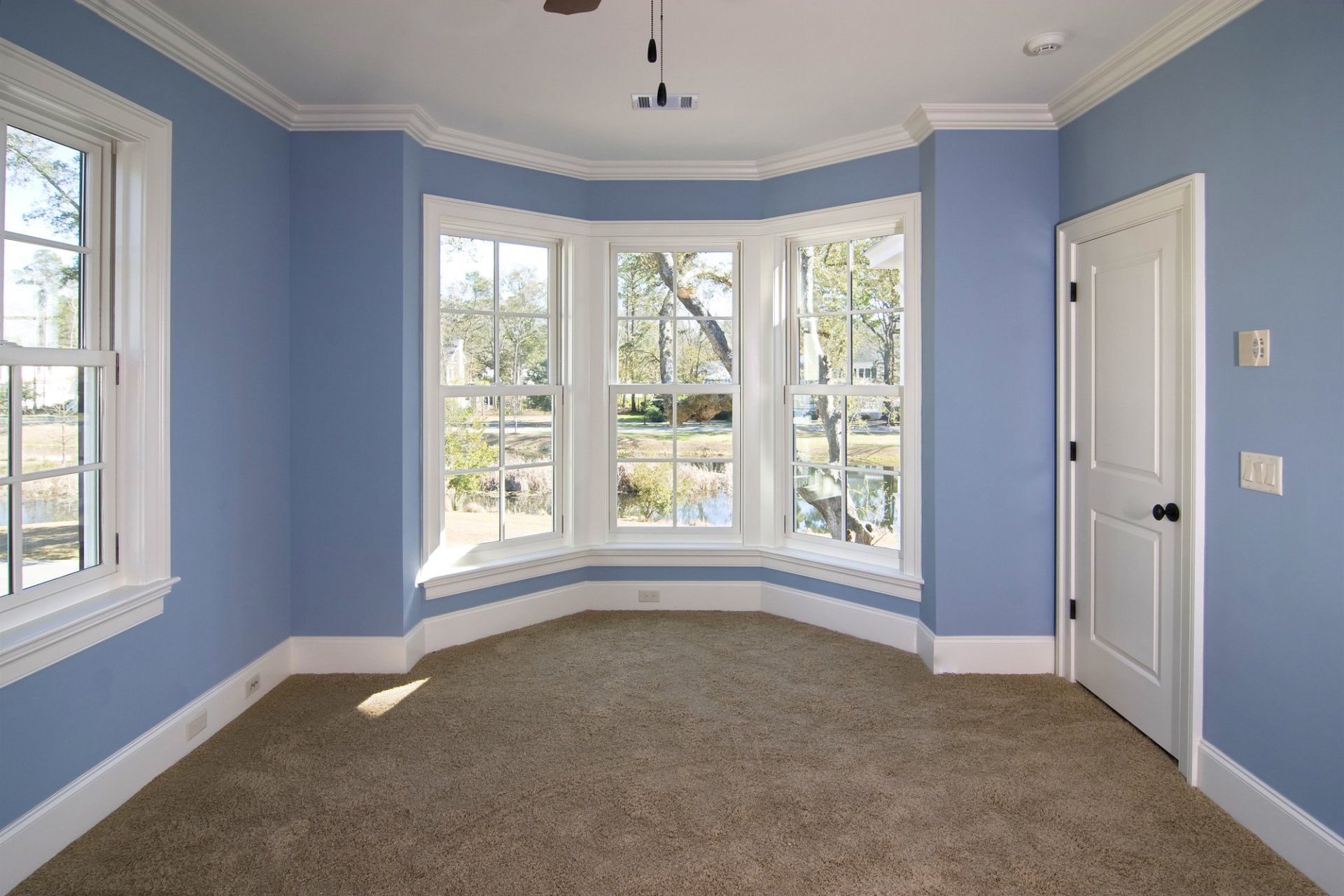 Bay Windows — Lakeville, MN — Bradach Roofing Siding & Window Bay Windows — Lakeville, MN — Bradach Roofing Siding & Window