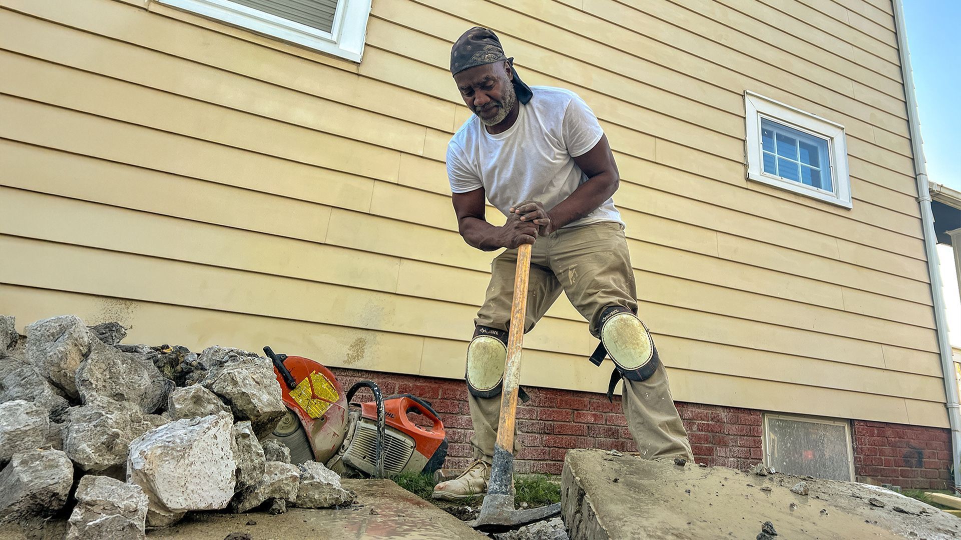 Concrete: Full driveway demolition in Garfield Heights, Ohio
